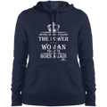 NEVER UNDERESTIMATE THE POWER OF A WOMAN THAT IS BORN AGAIN Ladies' Pullover Hooded Sweatshirt